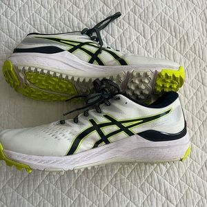 Worn once, purchased in golf shop. Extremely comfortable.